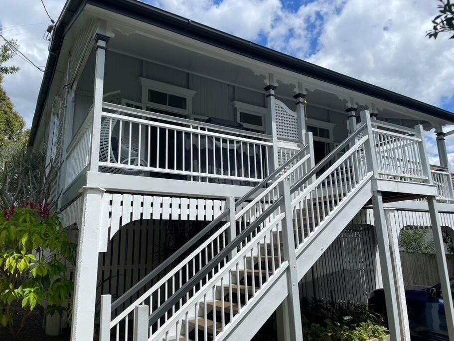 B&B Brisbane - Neat, Tidy and Central - Bed and Breakfast Brisbane