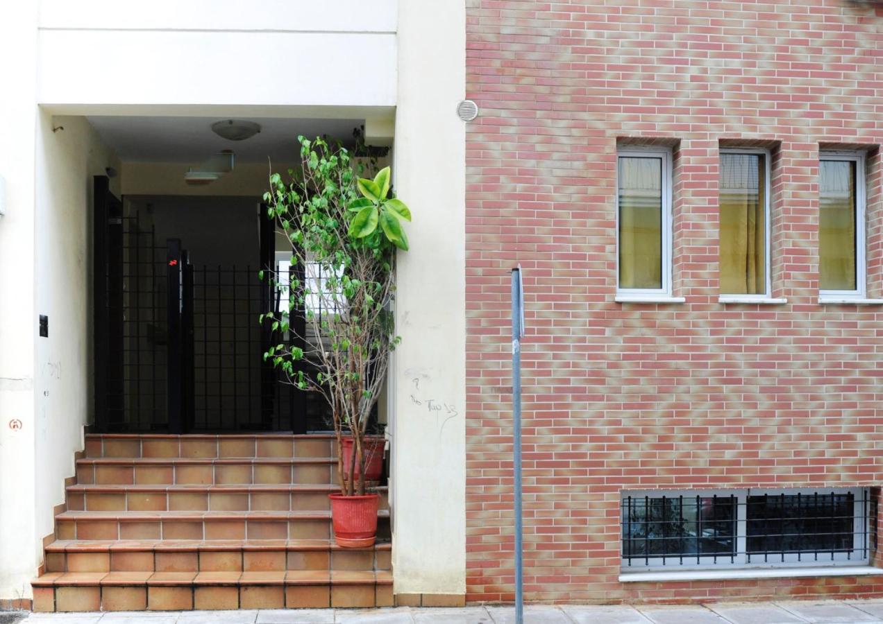 Downtown Central Suite with Private Parking - B&B Kalamata