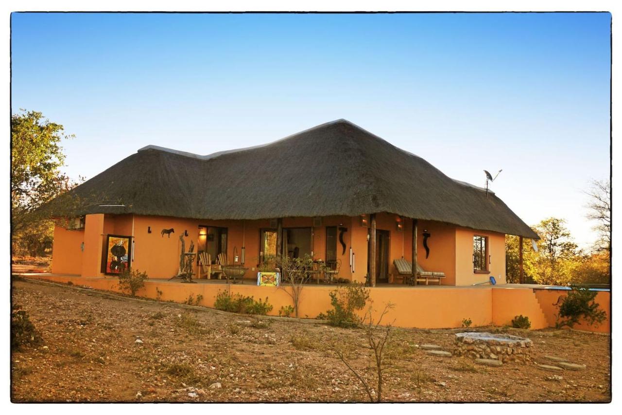 B&B Phalaborwa - Yingwe self catering villa bordering Kruger with private pool - Bed and Breakfast Phalaborwa