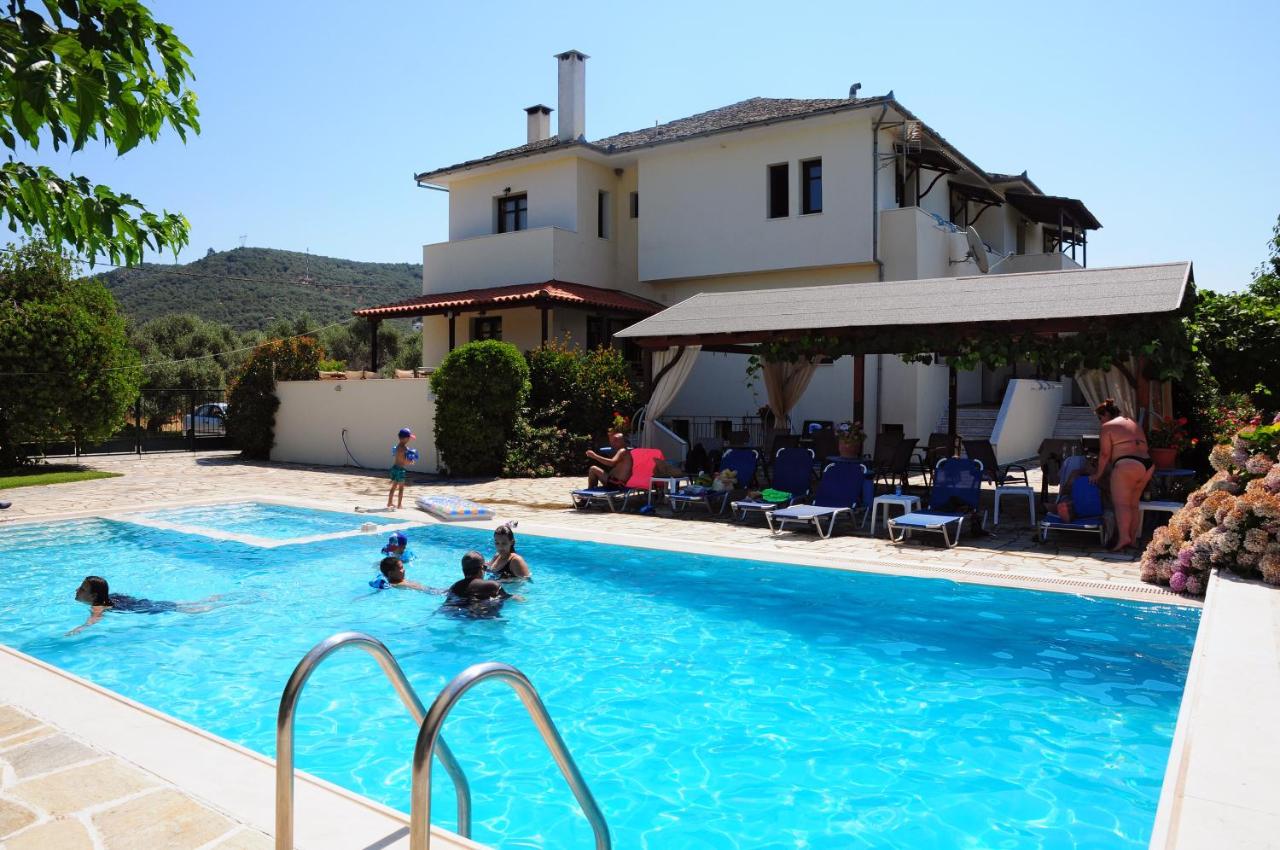 Palirria Hotel & Studios - Bed and Breakfast