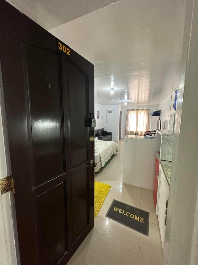 Cebu City Studio Condo Unit-WIFI-A/C-Hot Shower-(U302) - B&B