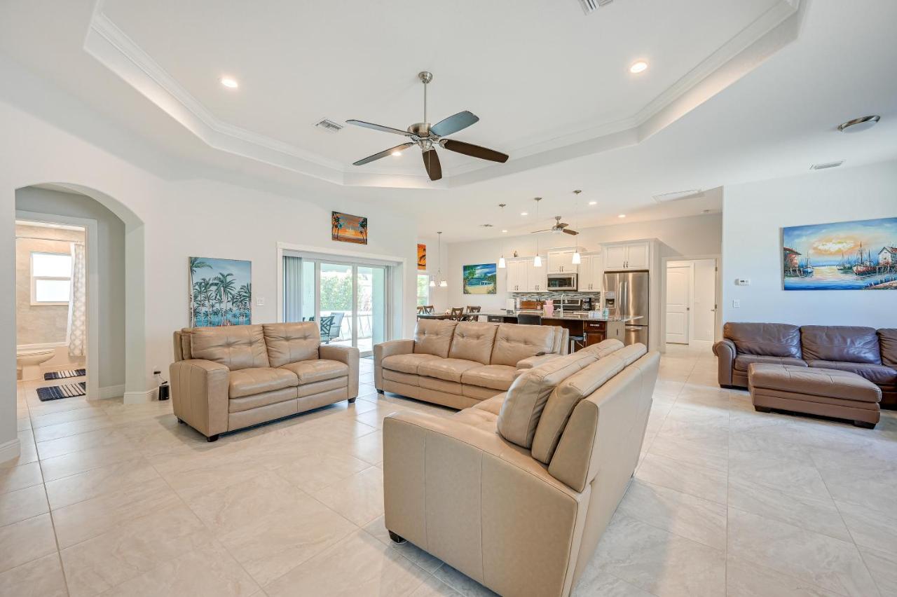 Marco Island Home with Heated Pool and Screened Lanai! - B&B