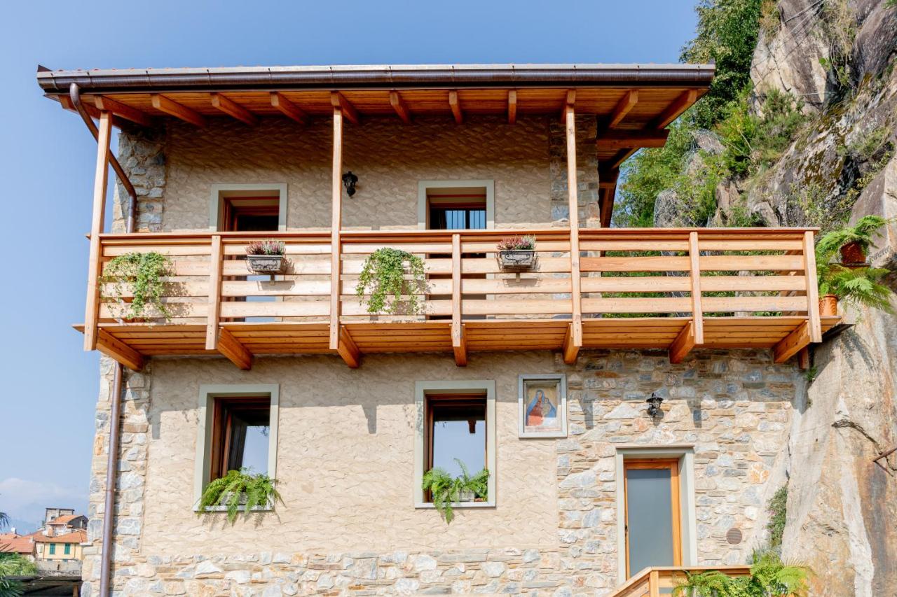 Green Chalet Scalotta - Private Garden with Jacuzzi and Spa - Ferienwohnung Dervio