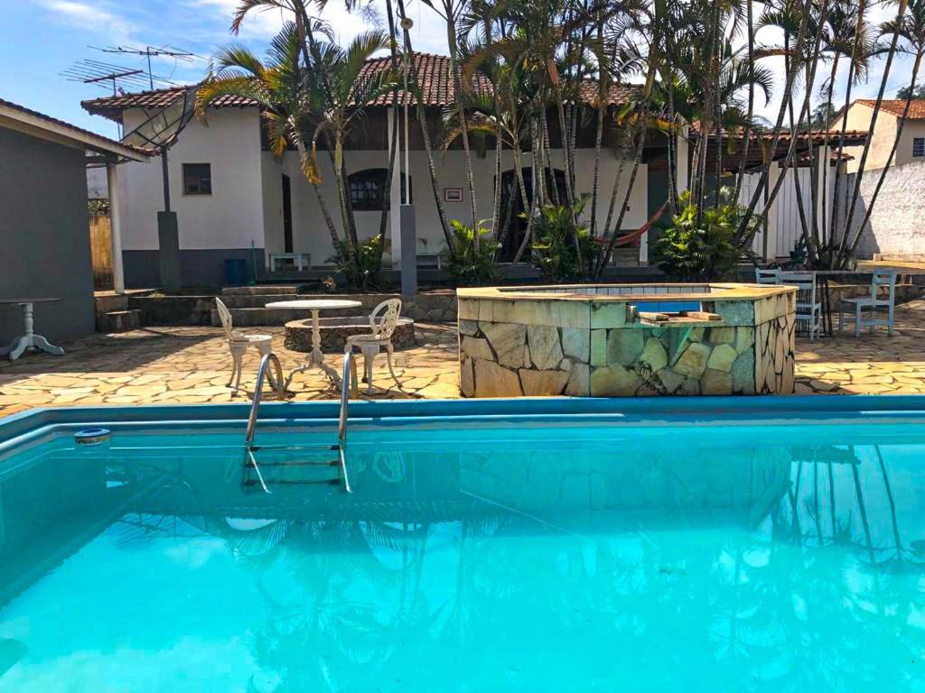 Casa de campo com piscina, mesa de bilhar e 3 quartos - Chambres d’hôtes