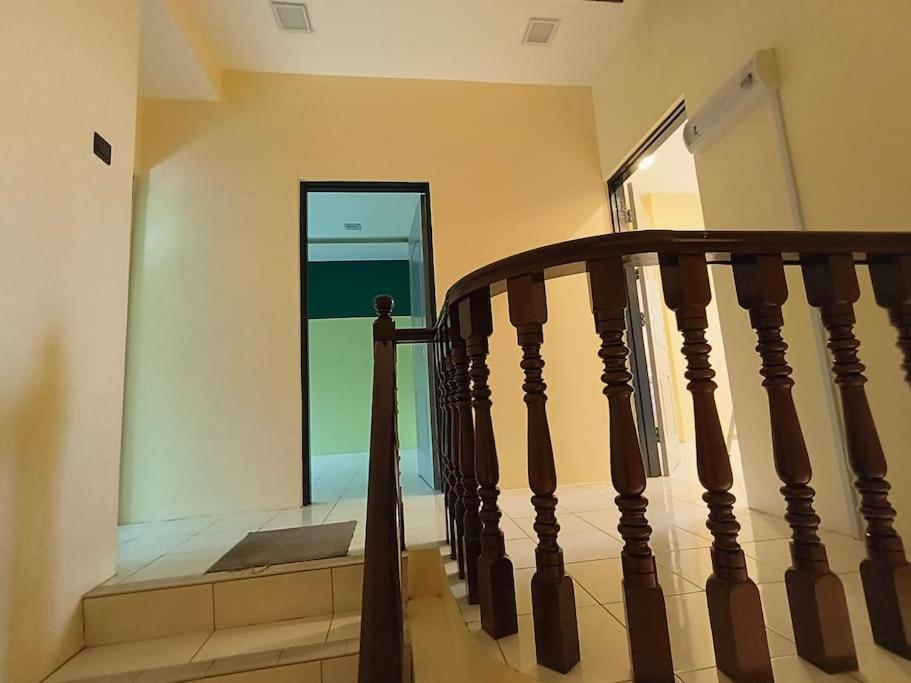(WI-FI) Ipoh Holiday Big House double storey DR8 - B&B Ipoh