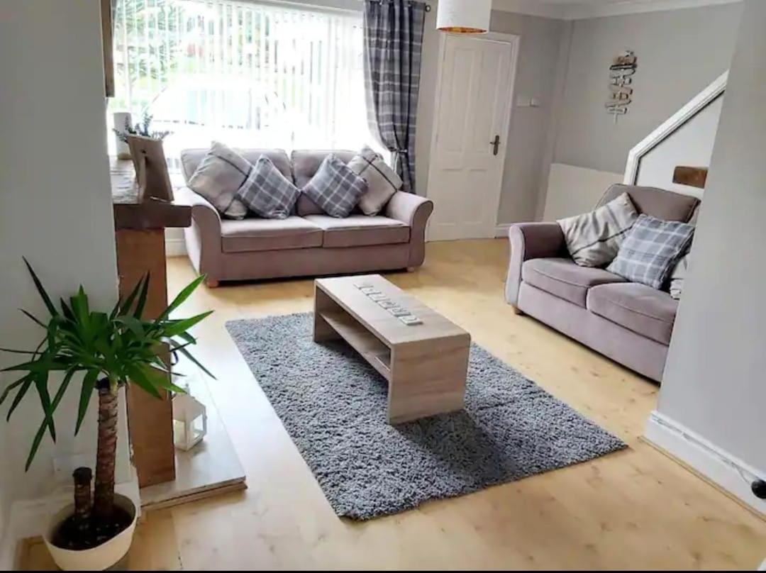 Croeso; Cosy and ideally located for mountains and beaches - B&B