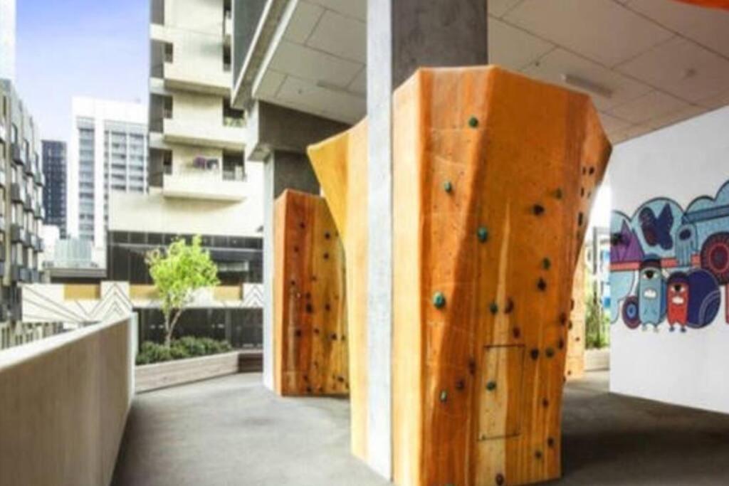 Nest Apartments on 639 Lonsdale st - B&B Melbourne
