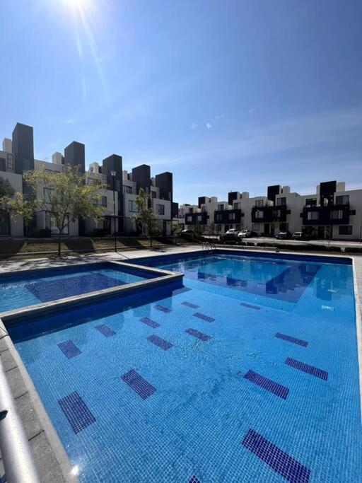 Casa completa en condominio privado con alberca - B&B