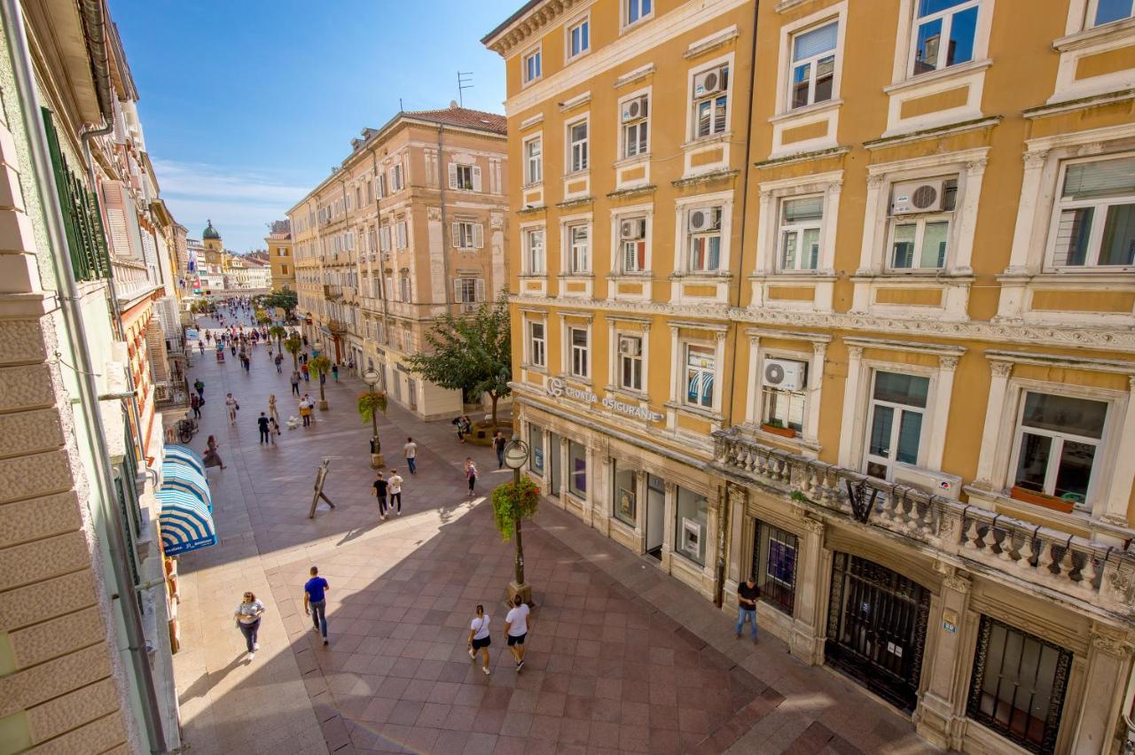 Cosy&Lux on main square, Korzo Rijeka - B&B
