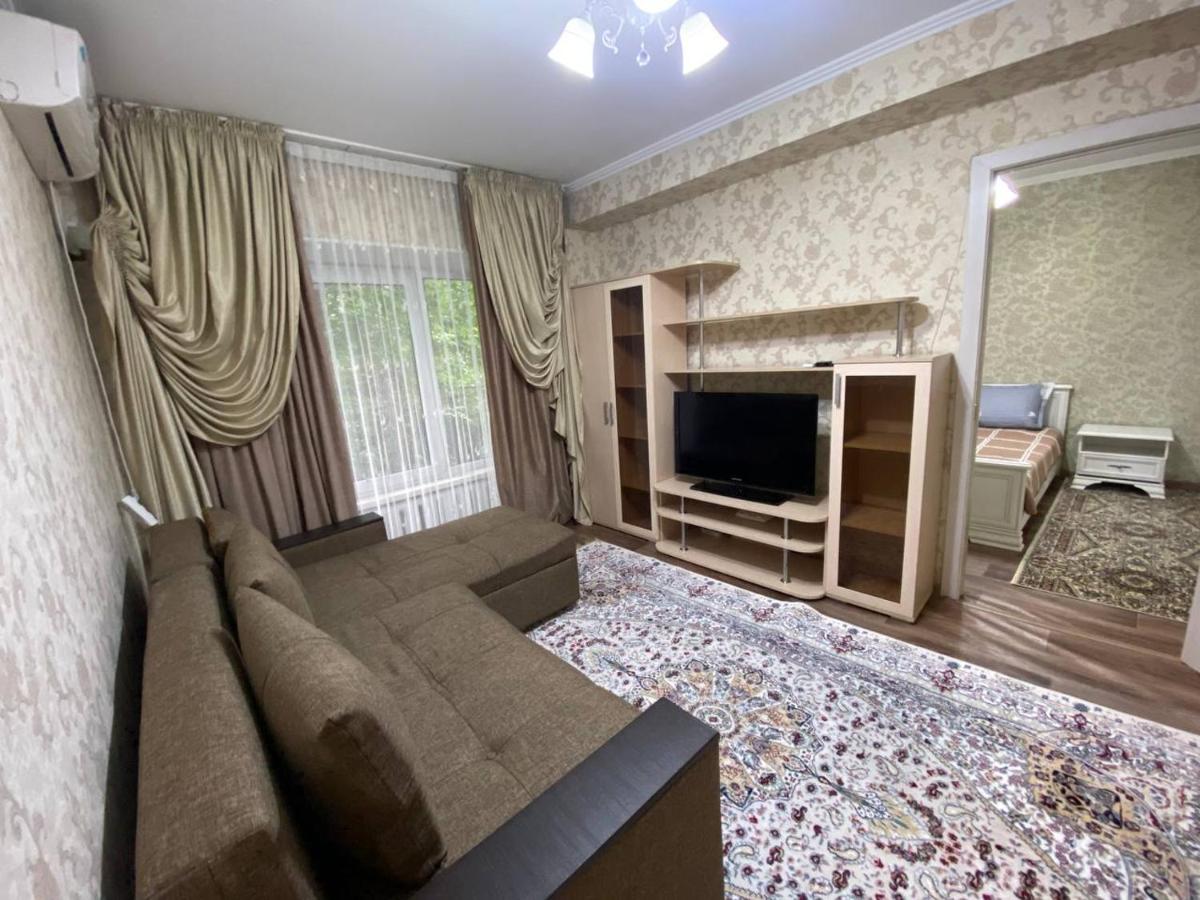 Двухкомнатная около Аэропорта О2/5 от Best House Group - Chambres d’hôtes Turksib