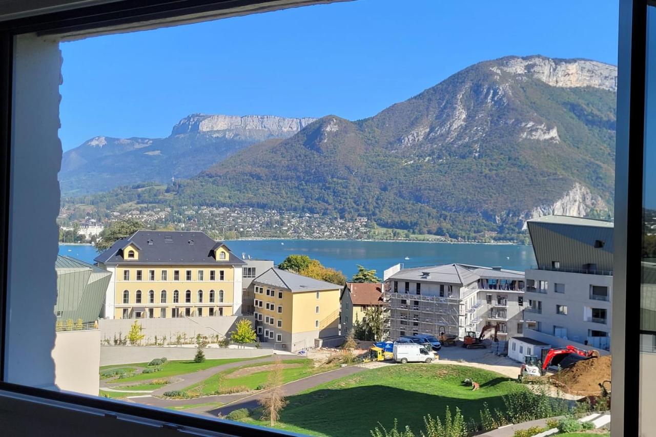 B&B Annecy - Le Tableau du Lac 507 - 2 bedrooms apartment with lake view terrace - Bed and Breakfast Annecy