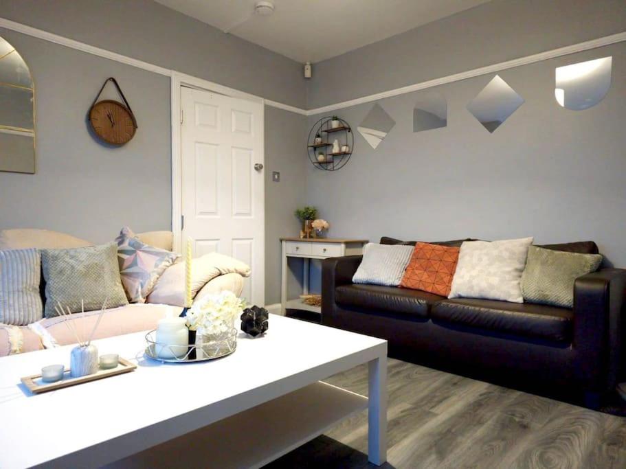 B&B Sheffield - *7 BR* Super Spacious Great Location - Essex Road - Bed and Breakfast Sheffield