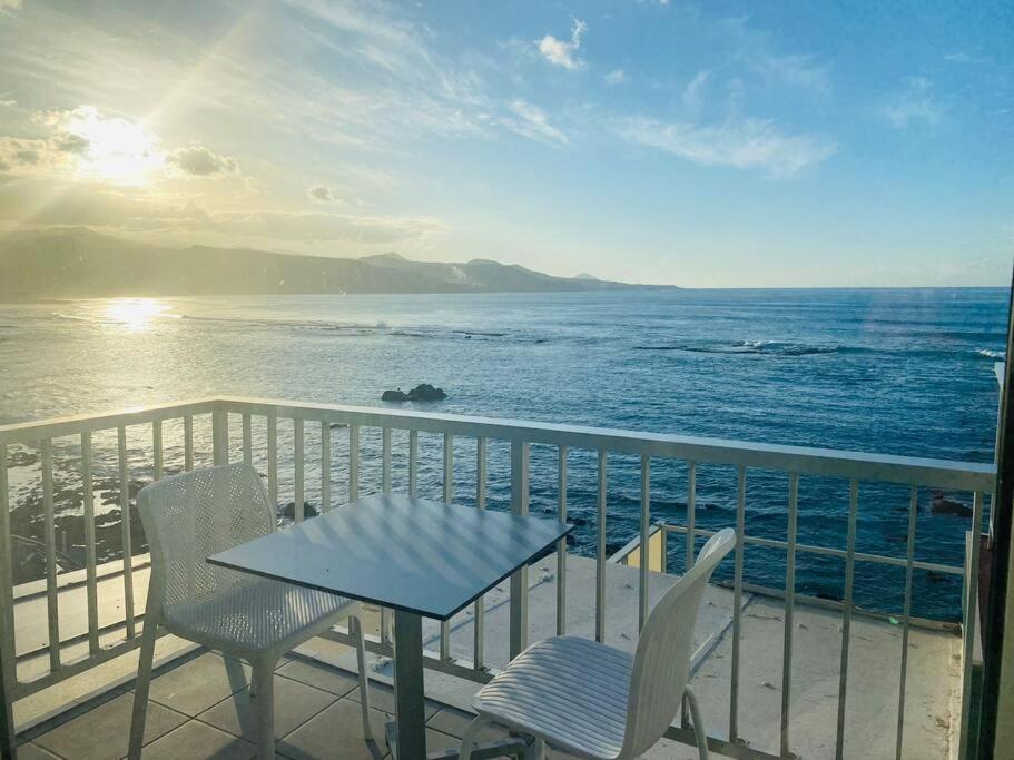 Beach Front Studio. OceanView Terrace. FastWifi - Chambres d’hôtes Las Palmas de Gran Canaria