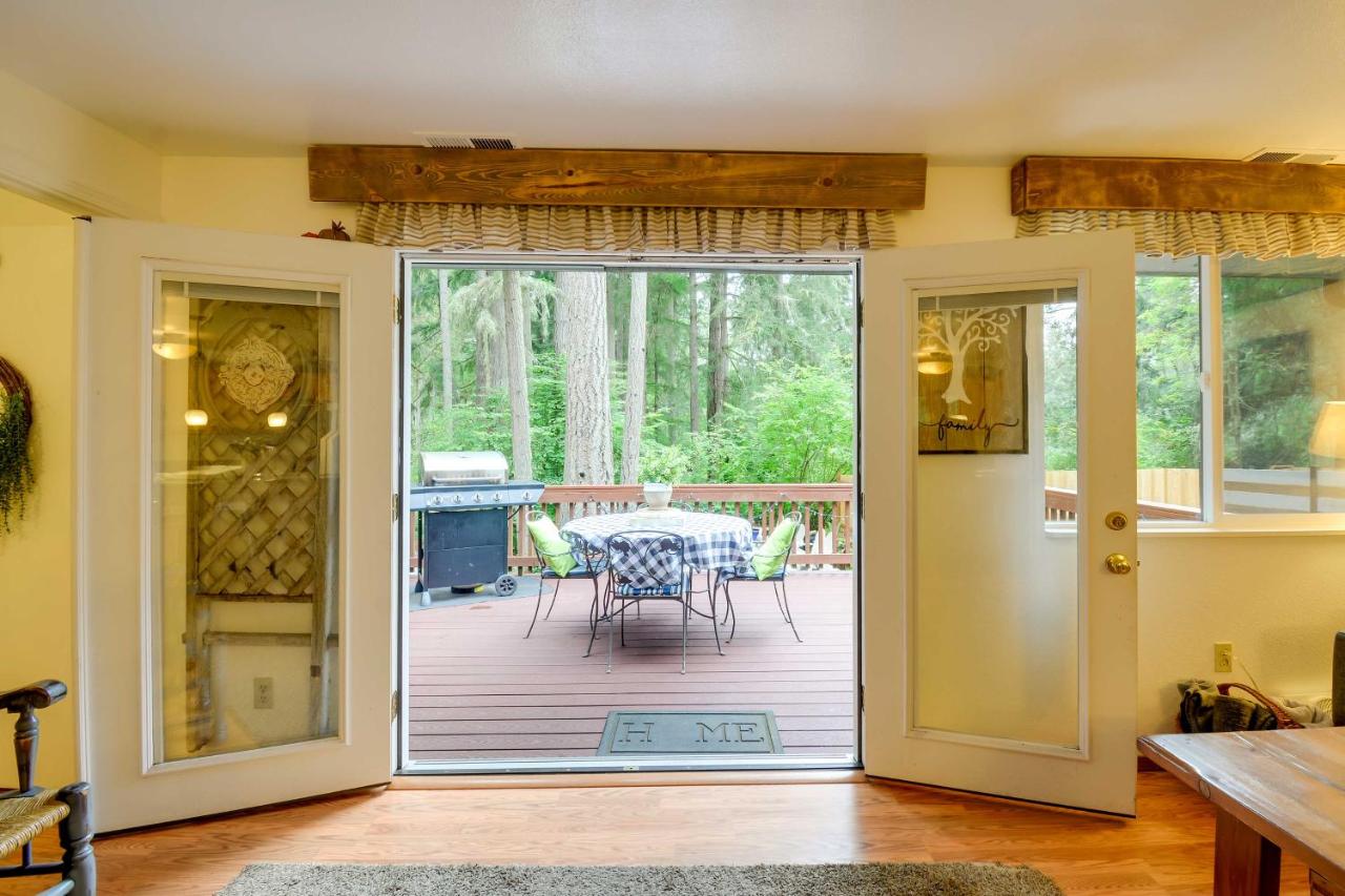 Anderson Island Home with Hot Tub, Near Beaches - B&B