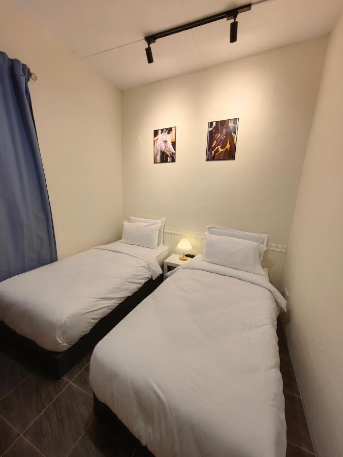 Twin Room with Private Bathroom