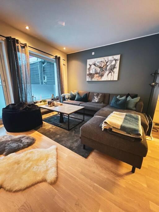 B&B Tromsø - Modern Central City Apartment- Strandvegen 102b - Bed and Breakfast Tromsø