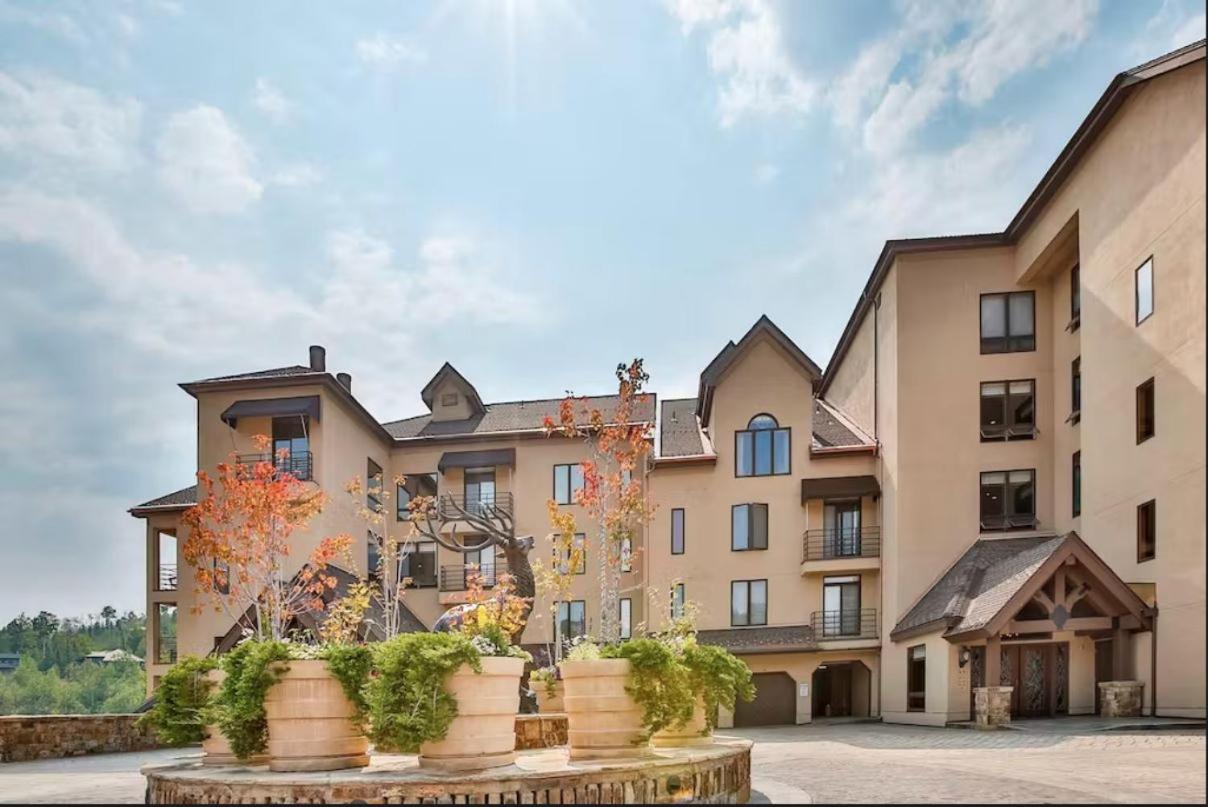 Chamonix 26, Snowmass Ski-In/Ski-Out Condo w/Shared Pool/Hot Tub/Private Washer/Dryer/WiFi - Chambres d'hôtes Snowmass Village
