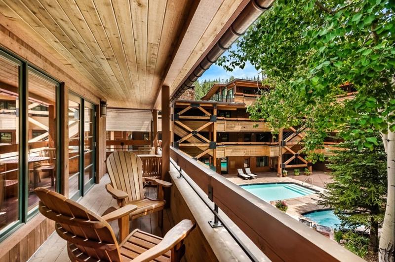 Fasching Haus Unit 10, Townhouse w/ Private Deck, Great Views, 2 Blocks to Downtown Aspen - B&B
