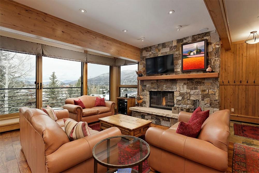 B&B Aspen - Durant Unit C5, Condo with Bonus Den, Air Conditioning, and Spectacular Views - Bed and Breakfast Aspen