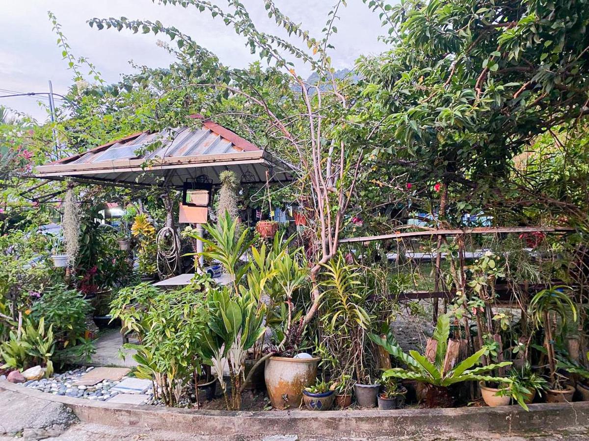 Dusun Indah Cottage 1 - B&B