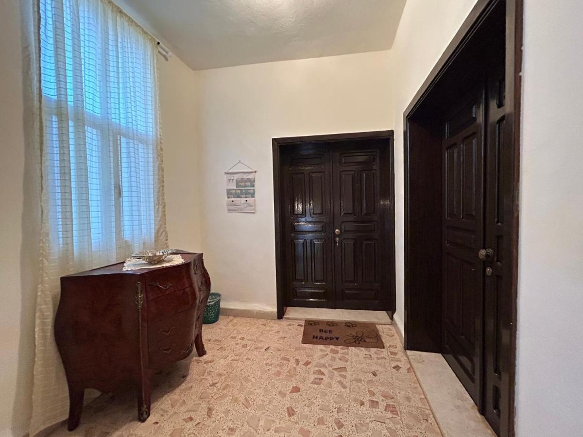 Alice & Andrew Apt. Few Steps to Madaba Old City Center - B&B