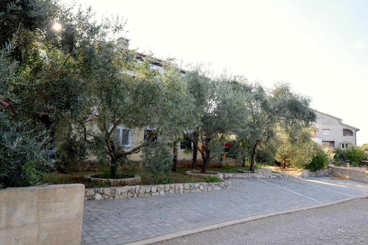 Apartments Angie - B&B Njivice