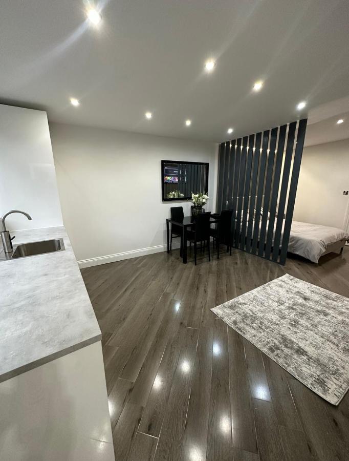 T and S - B&B Dagenham