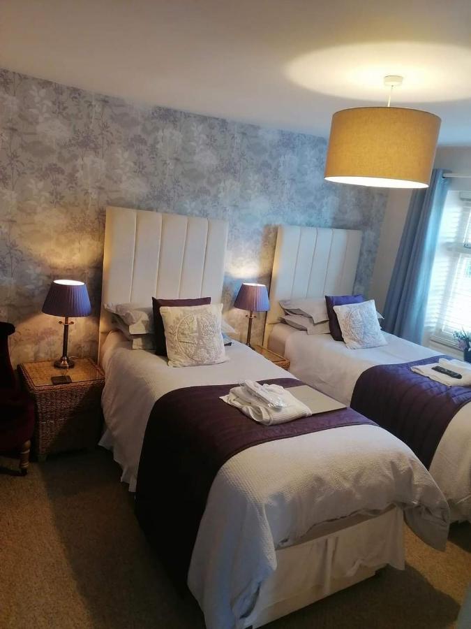 Twin Room with Bath