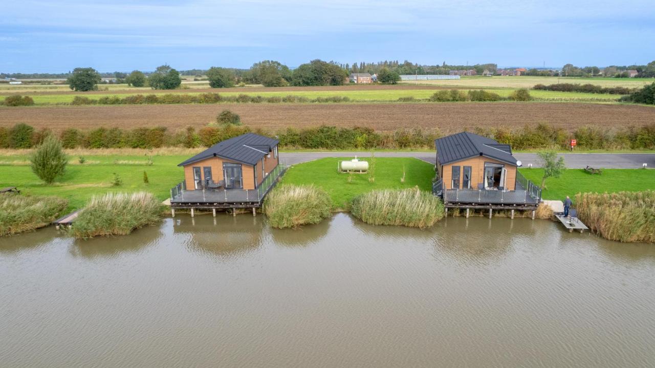 B&B Boston - Lakeside Fishing Cabins - Bed and Breakfast Boston