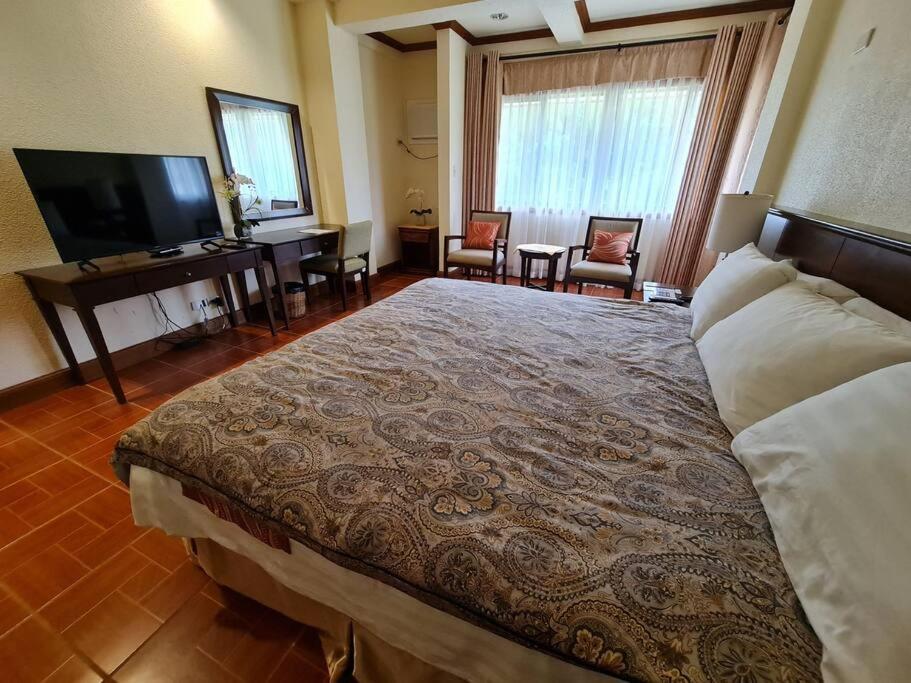 B&B Lipa City - Luxury 1 BR Suite Malarayat Lipa - Bed and Breakfast Lipa City