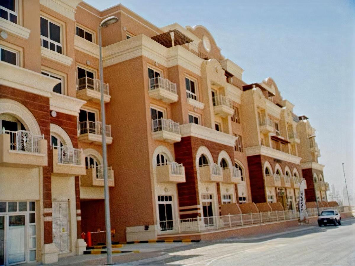 Huge Entire apartment for Couples ,families & Groups -up to 5 Guests- with free pool, steam & Sauna ,JVC,Dubai - Chambres d’hôtes