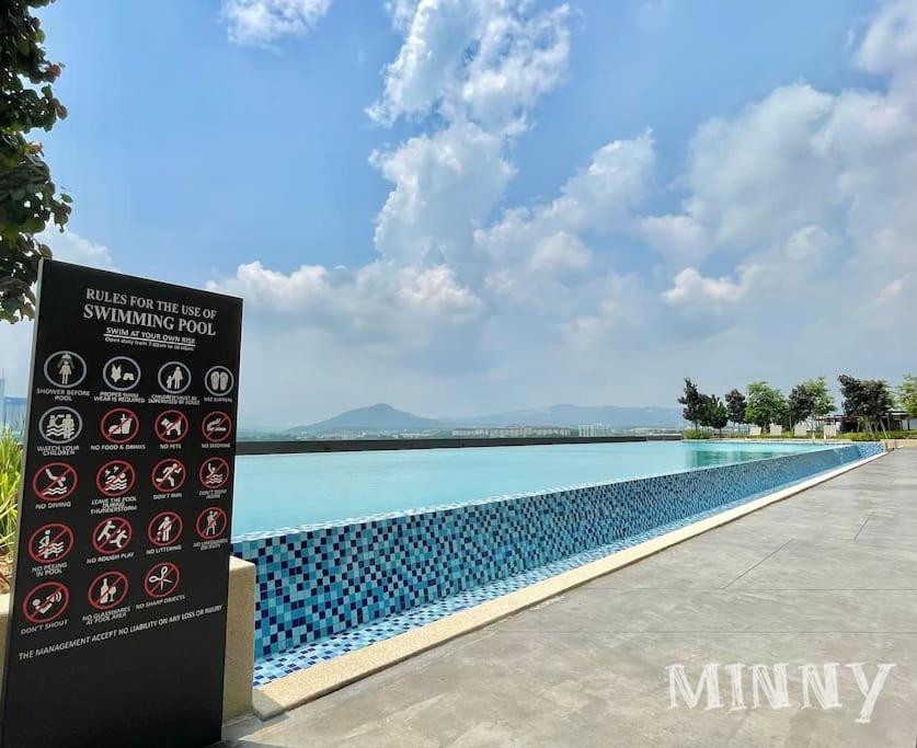 Family Suites Netizen Balcony near MRT #23 - B&B Cheras