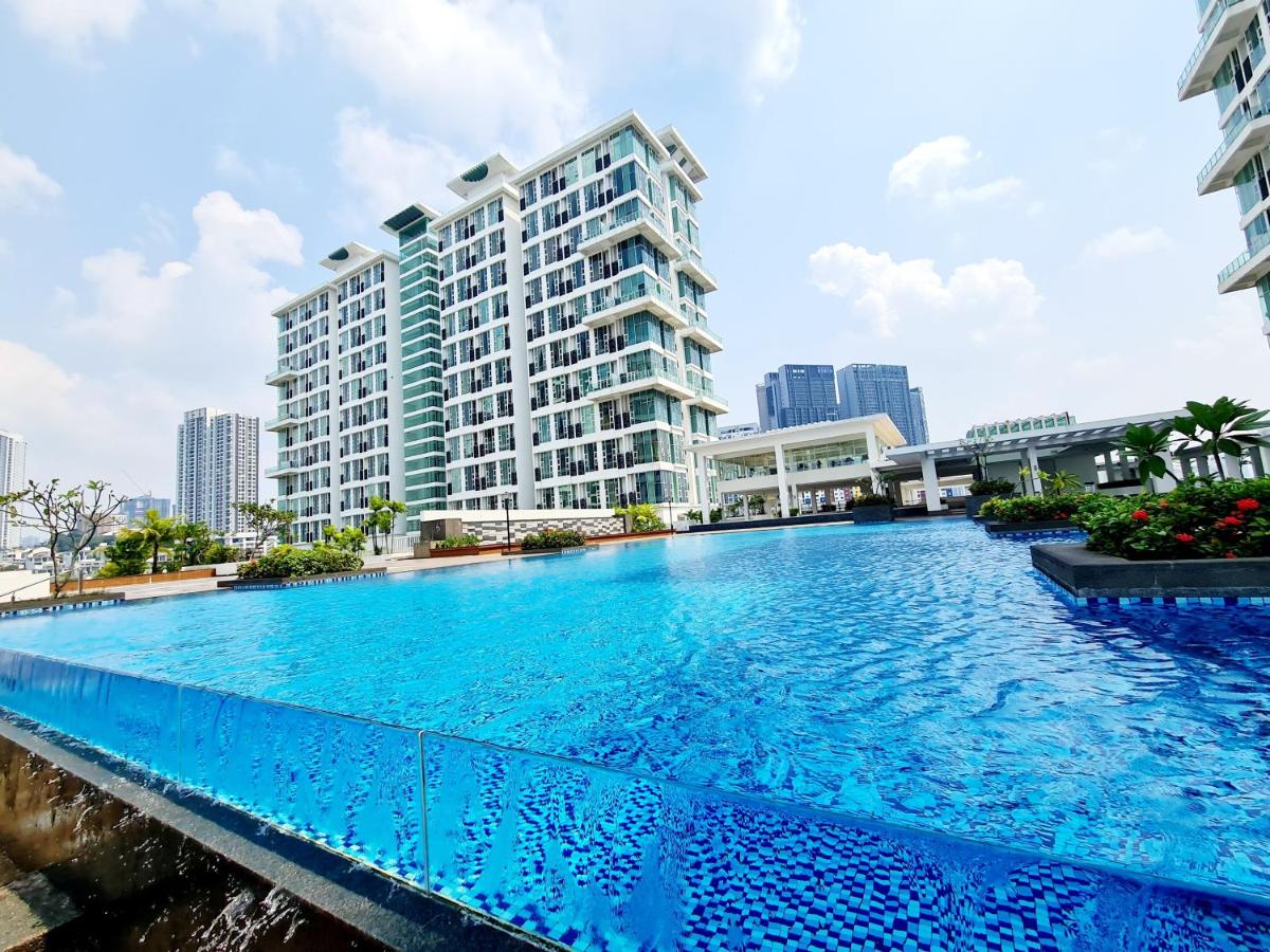 Airy 7 Guest Scott Garden, Duplex 1 Room Old Klang Road, Taman Desa, Kuchai Lama, Bangsar South, Pearl Point, Mid Valley, Kuala Lumpur - B&B