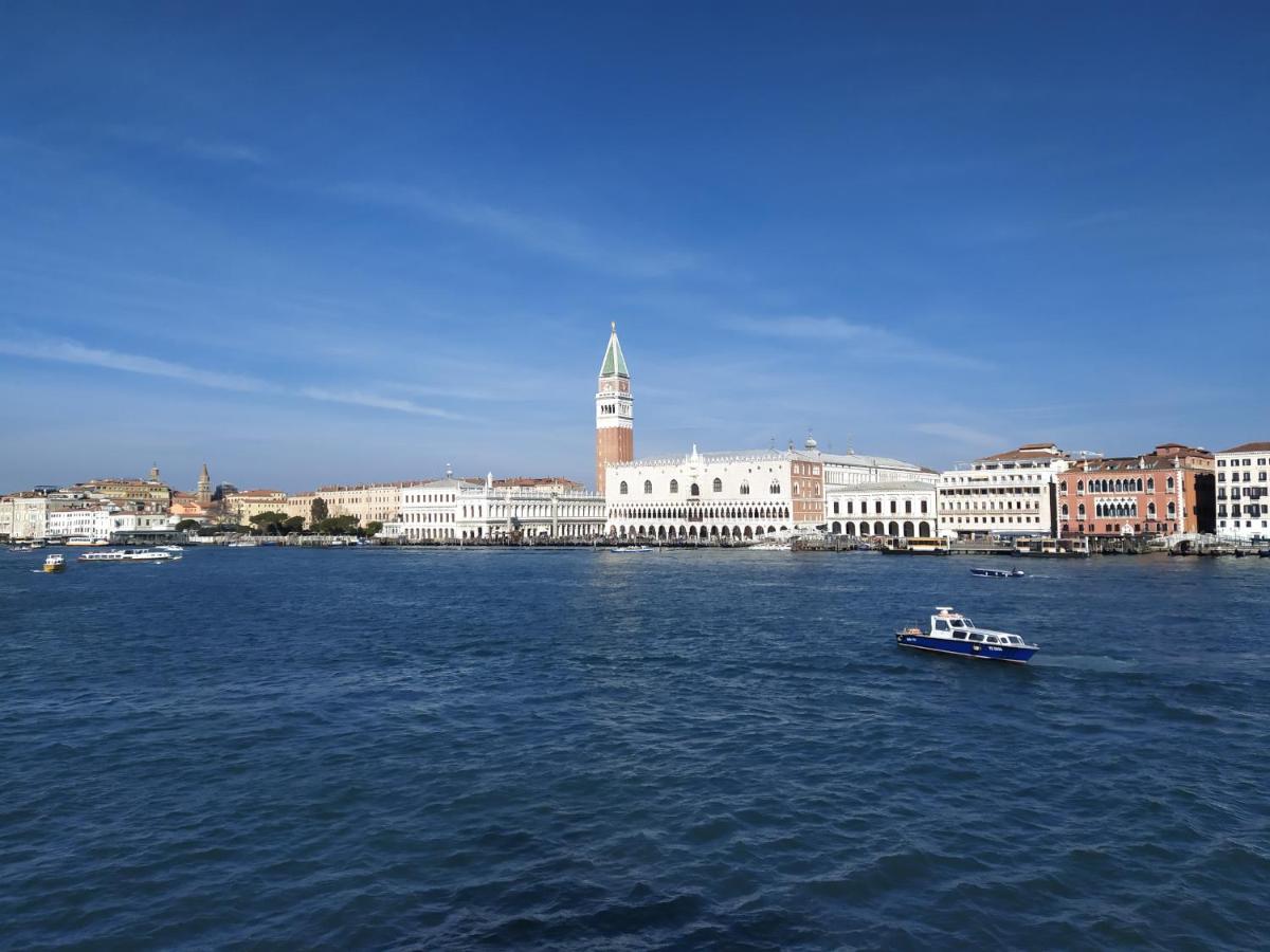 Favorita Apartments Venezia - B&B