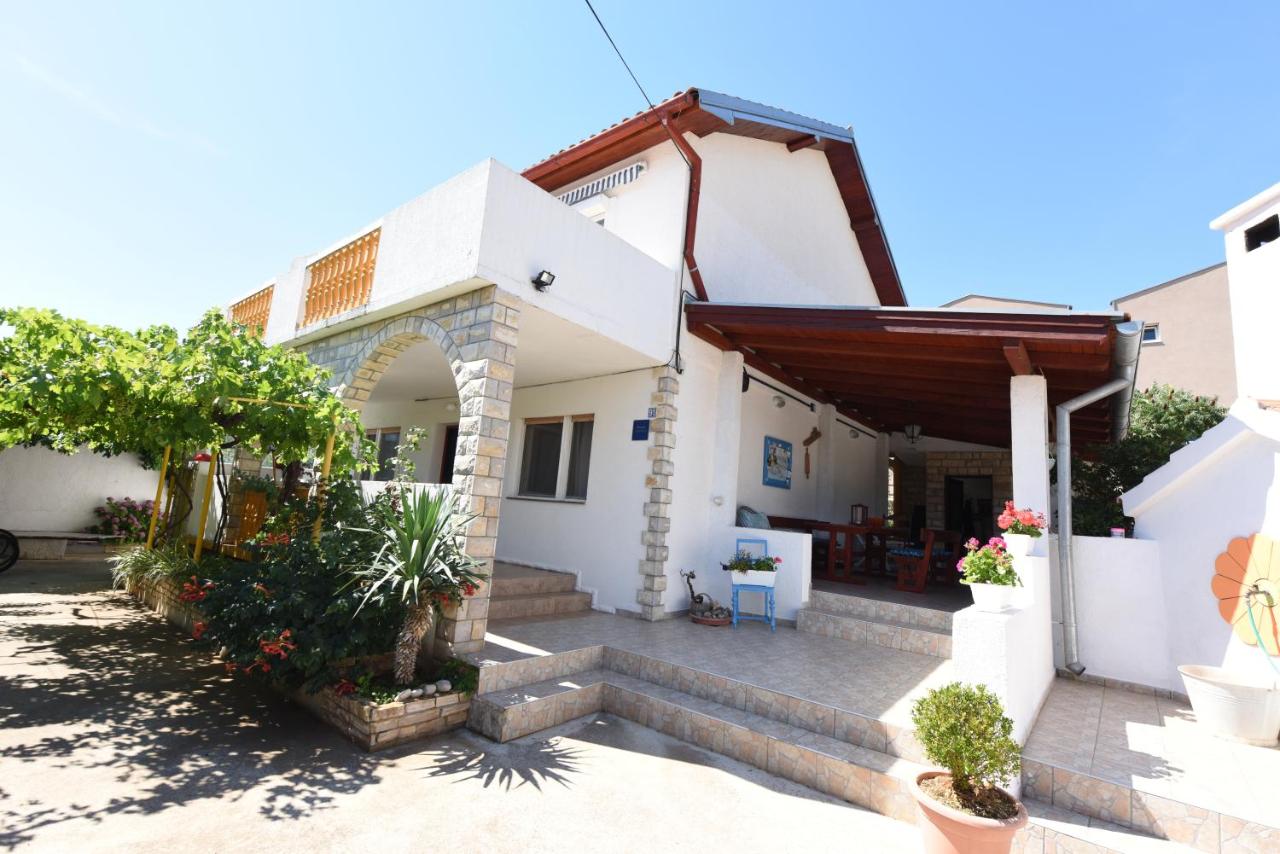 Apartment mit 1 Schlafzimmer und Terrasse (3 Erwachsene)