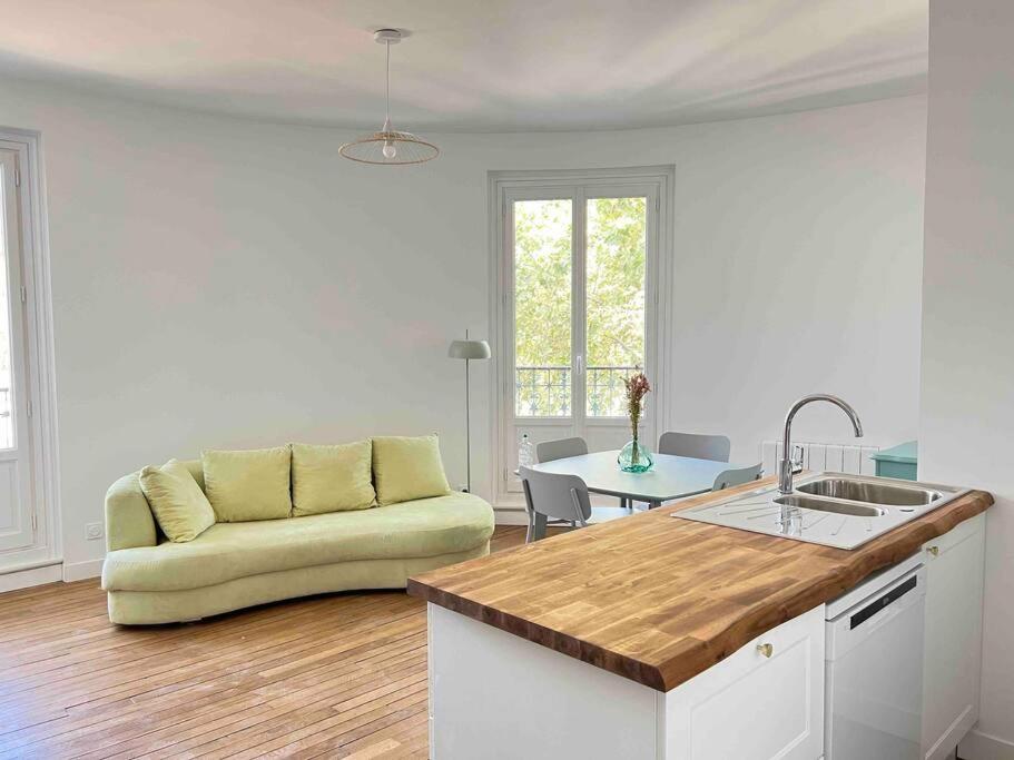 Magnifique appartement familiale 6 personnes 3 chambres et 3 salles de bain en hyper centre avec rue piétonne Parking 20m - Ferienwohnung Troyes