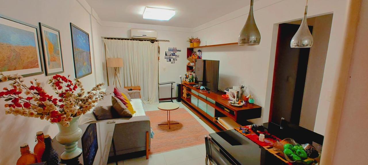 B&B Vitória - Quarto e banheiro privativos com garagem fechada em apartamento aconchegante em Jardim da Penha - Bed and Breakfast Vitória