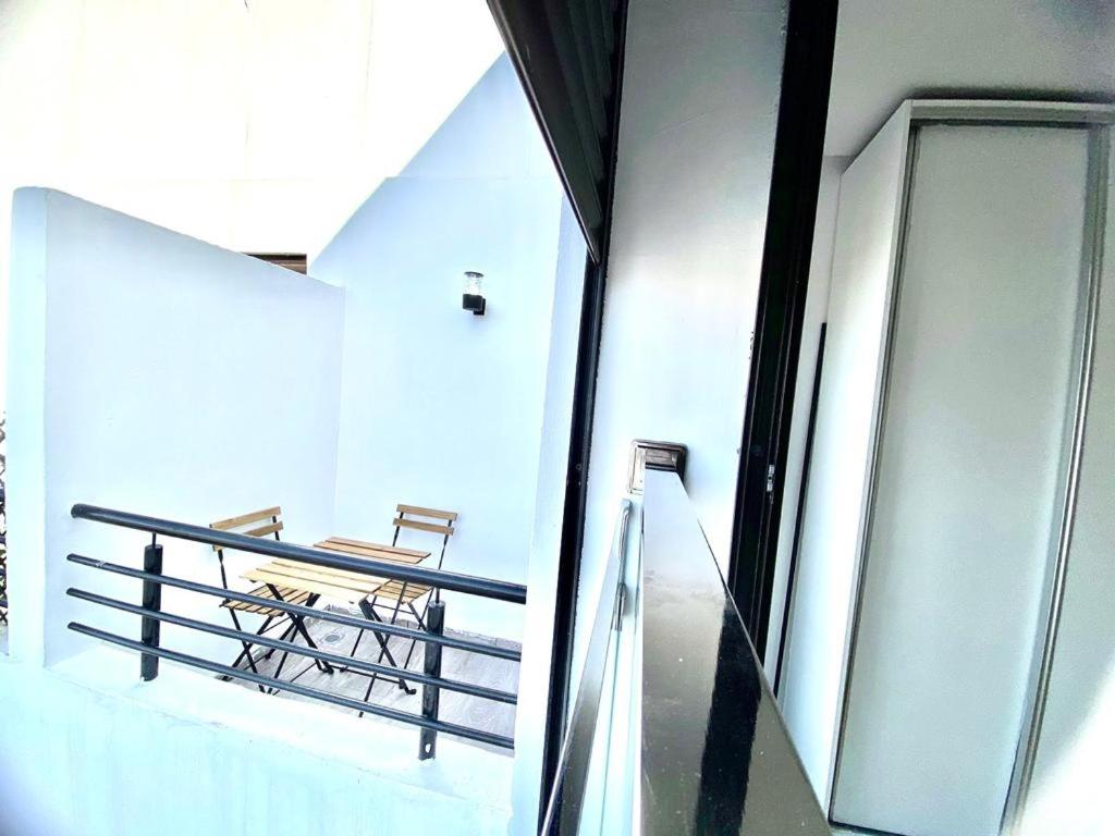 Quiet Top-Floor Studio by Med Faculty & Tram Lines - Ferienwohnung Casablanca