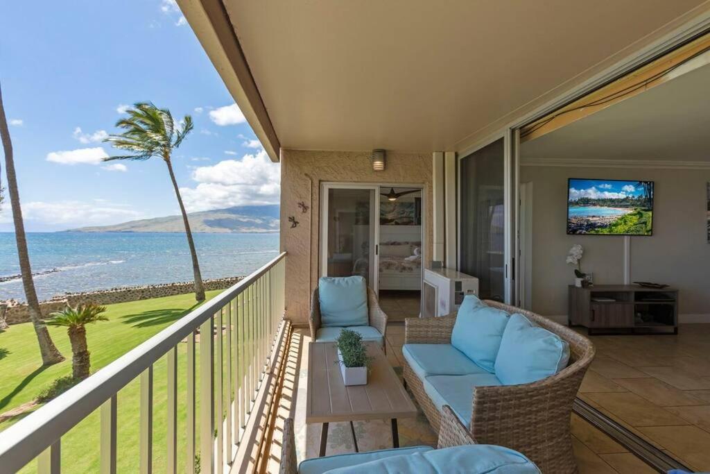 Menehune Shores 218- Updated Prime Oceanfront 3 bedroom at Menehune Shores - Chambres d'hôtes Kīhei