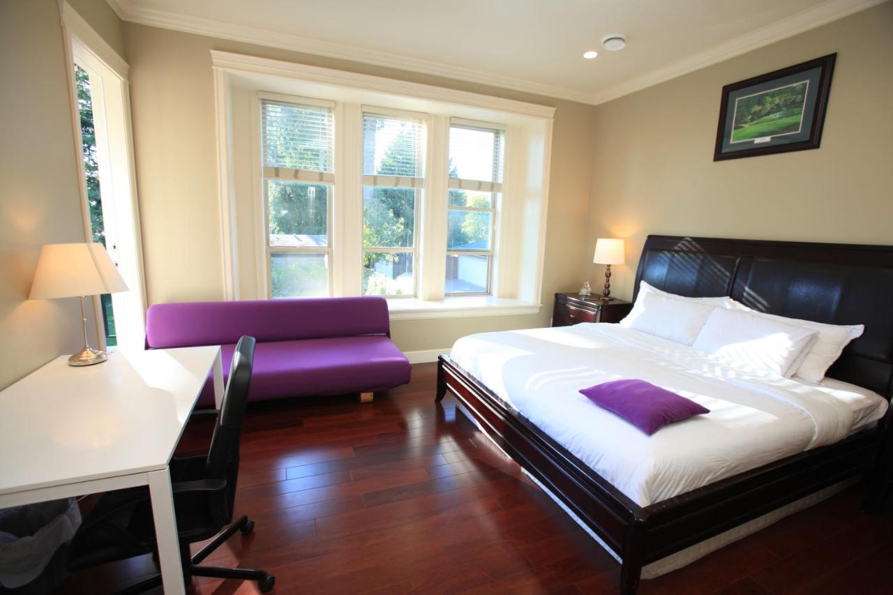 B&B Burnaby - Vancouver Metrotown Guest House 8 mins walk to Sky Train - Bed and Breakfast Burnaby