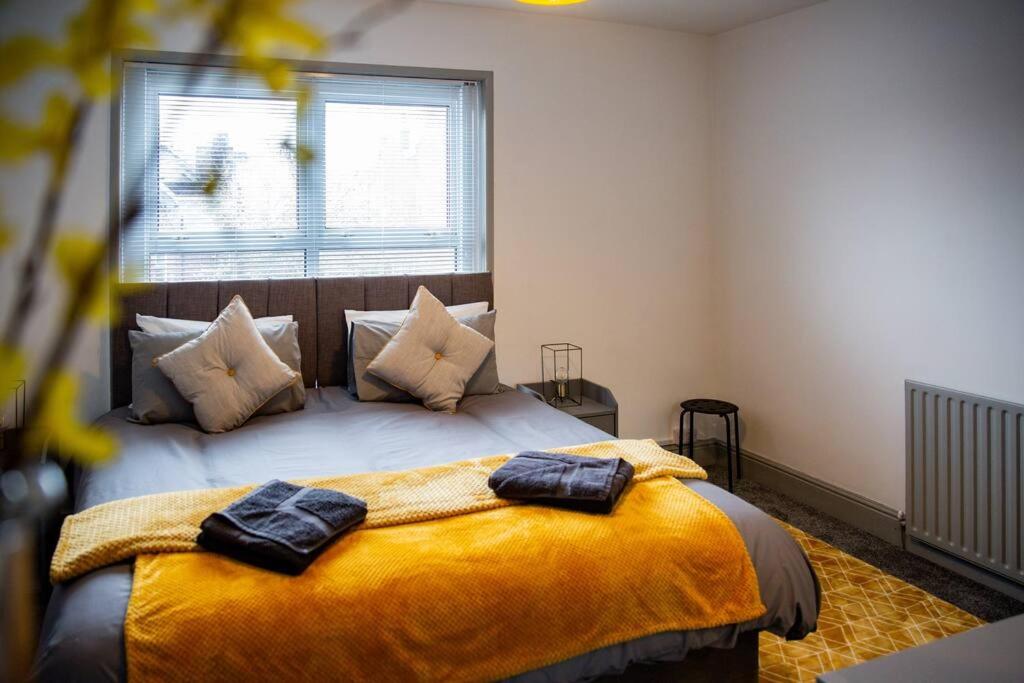 Guest Road - Stylish 3 Bedroom House - B&B Nether Edge