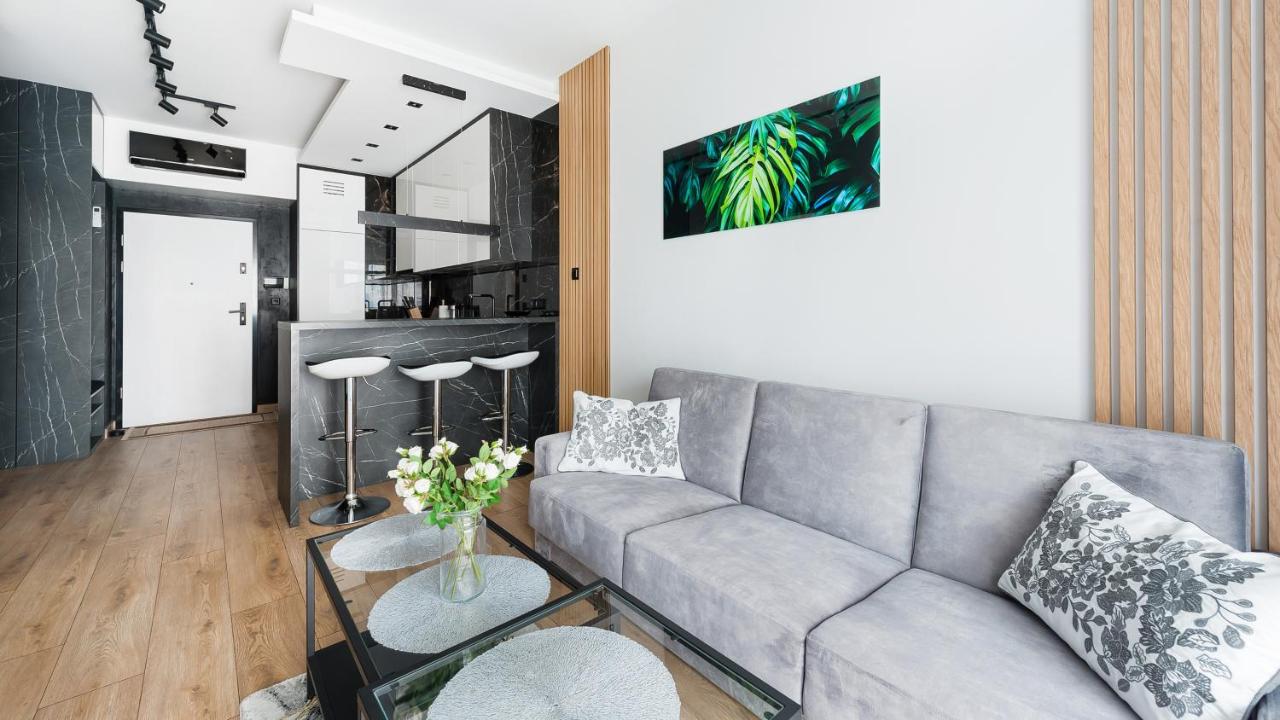 One-Bedroom Apartment (no parking)
