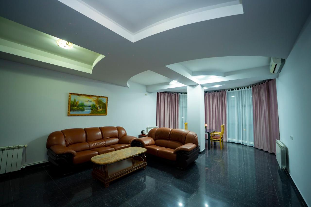 B&B Yerevan - Continental Hotel Complex - Bed and Breakfast Yerevan