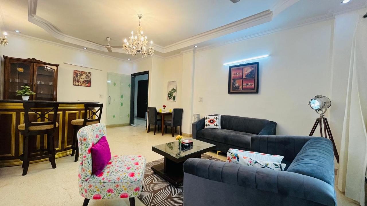 B&B Neu-Delhi - BluO Modern 1BHK - N Block Market Greater Kailash - Bed and Breakfast Neu-Delhi