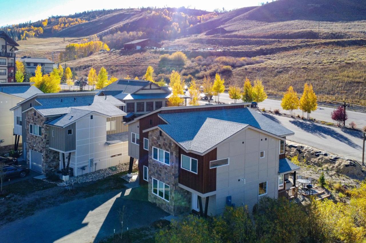 Ski-InandSki-Out Granby Townhouse with Private Hot Tub - B&B