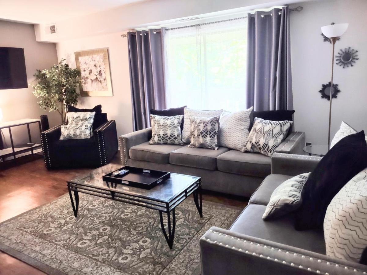B&B Raleigh - Inviting Condo in Central Raleigh - Bed and Breakfast Raleigh