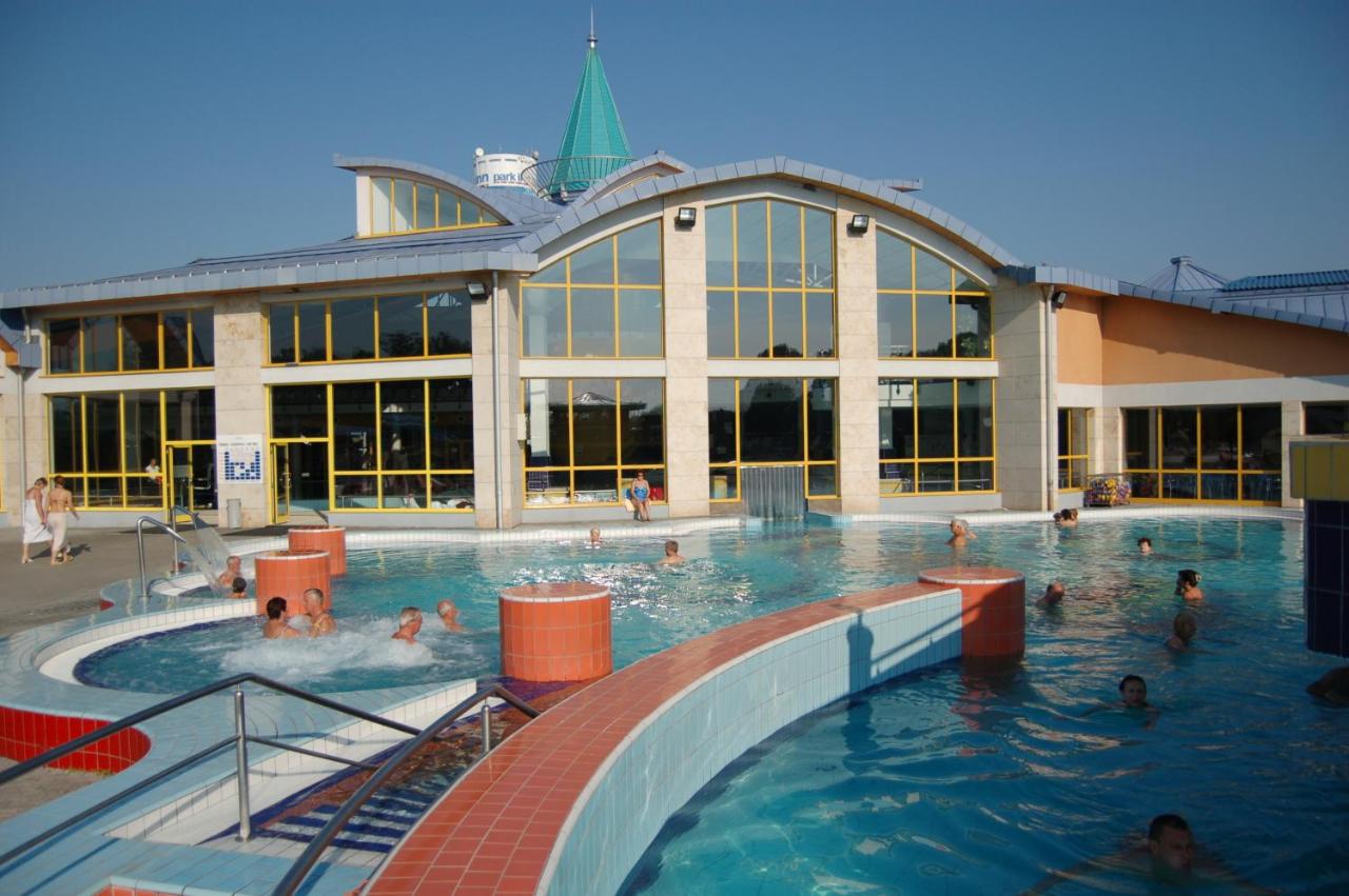 Sárvár Fürdő Mobilházak - B&B
