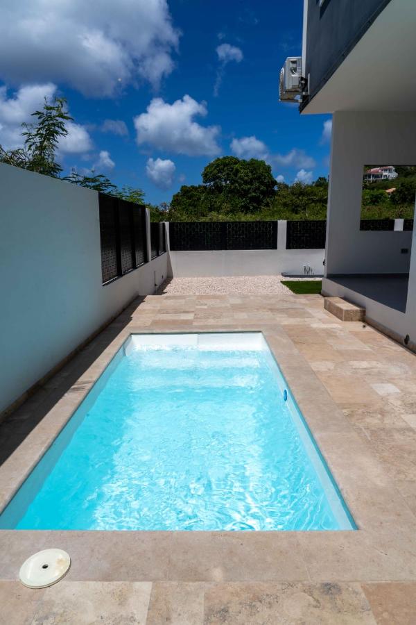 Spacious 3BR Home with Own Private Cozy Pool - B&B
