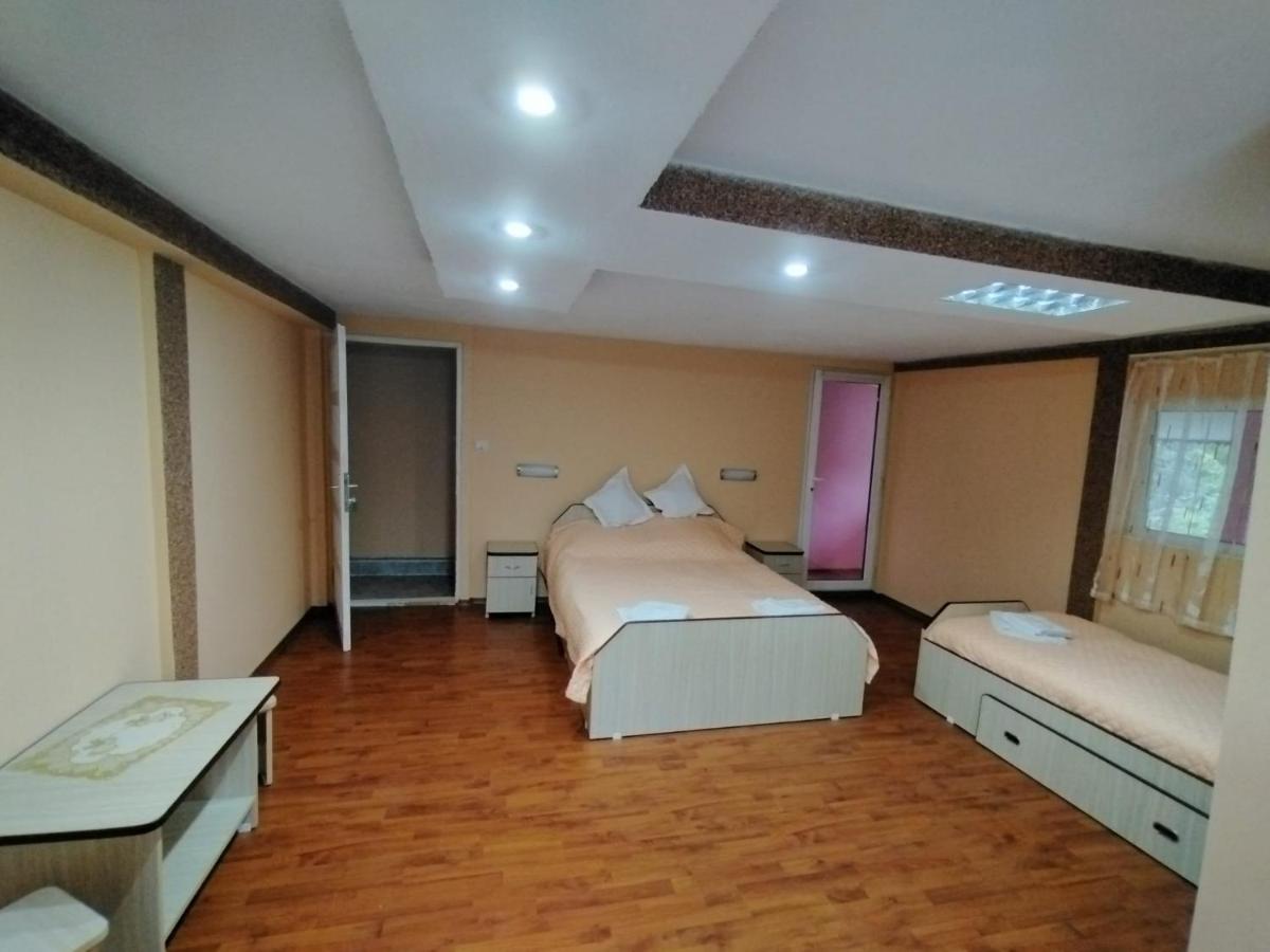 Chambre Triple avec Salle de Bains Privative