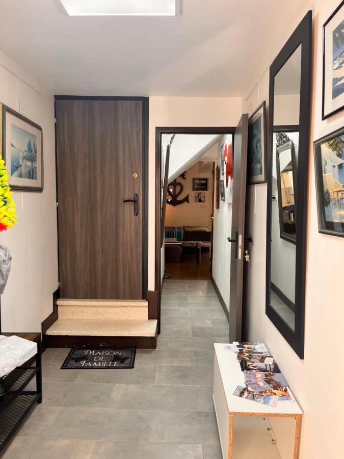 Studio indépendant, patio, intra-muros , clim, parking - B&B Aigues-Mortes